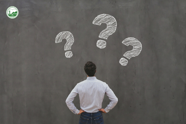 Sinh viên ngành nông nghiệp công nghệ cao học về IoT, robot, AI và quản lý chuỗi cung ứng nông sản.