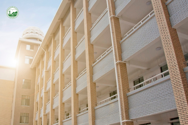 Danh sách các trường đào tạo ngành Quản lý Đất đai như Trường Đại học Nông Lâm Thái Nguyên, Bách Khoa Hà Nội và Tài nguyên Môi trường.